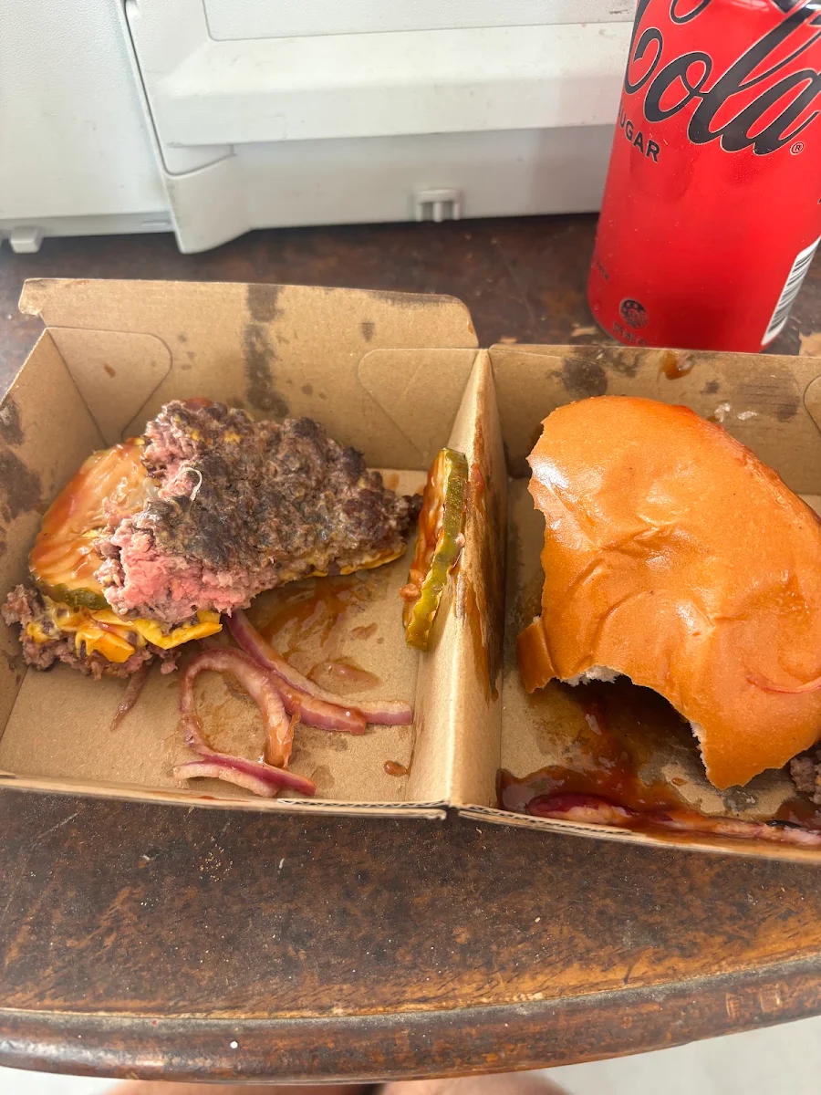 Benny’S Double Beef, Benny's American Burger Milton