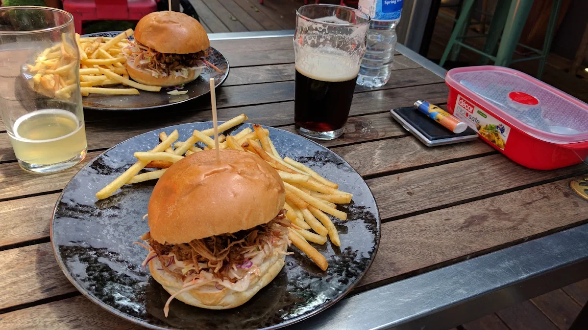 Pulled Pork Burger, Bells Hotel