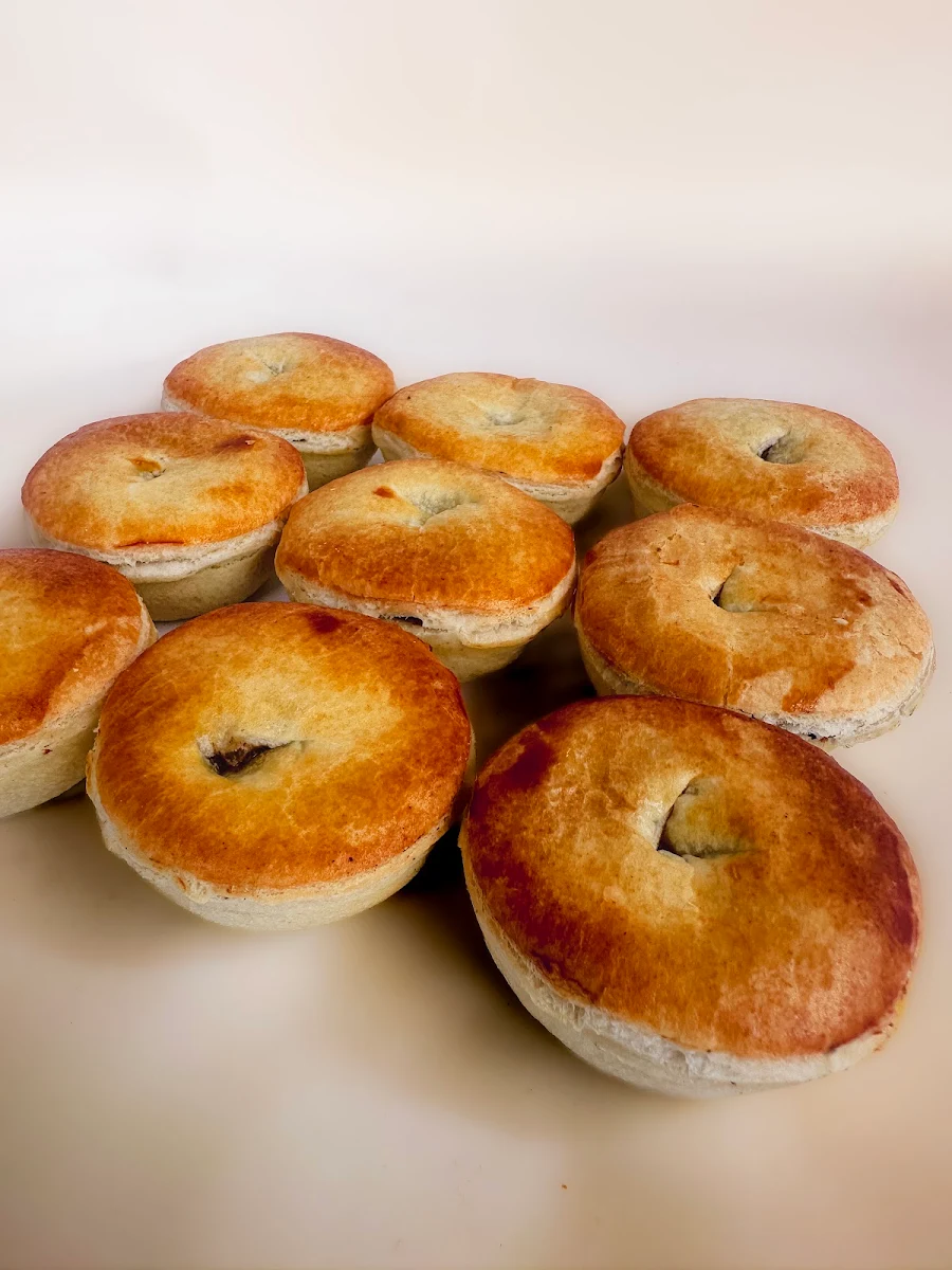Highlights, Tas's Bakery