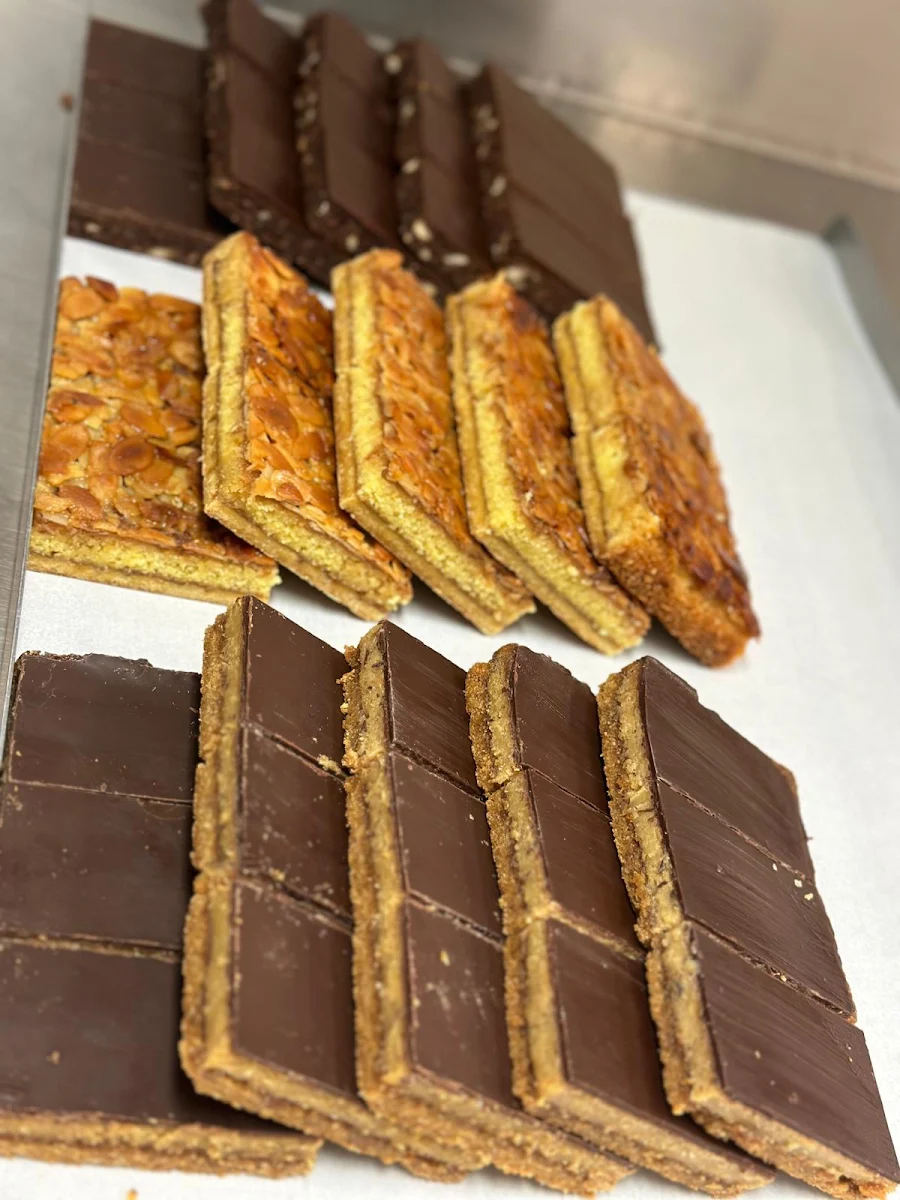 Highlights, Tas's Bakery