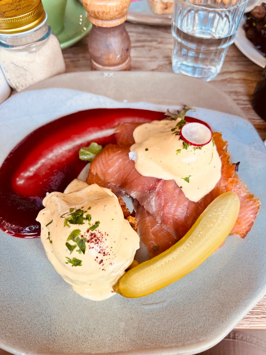 Eggs Benedict
