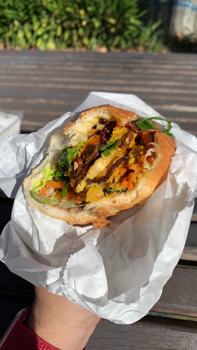 Highlights, Lee Lee Hot Bread