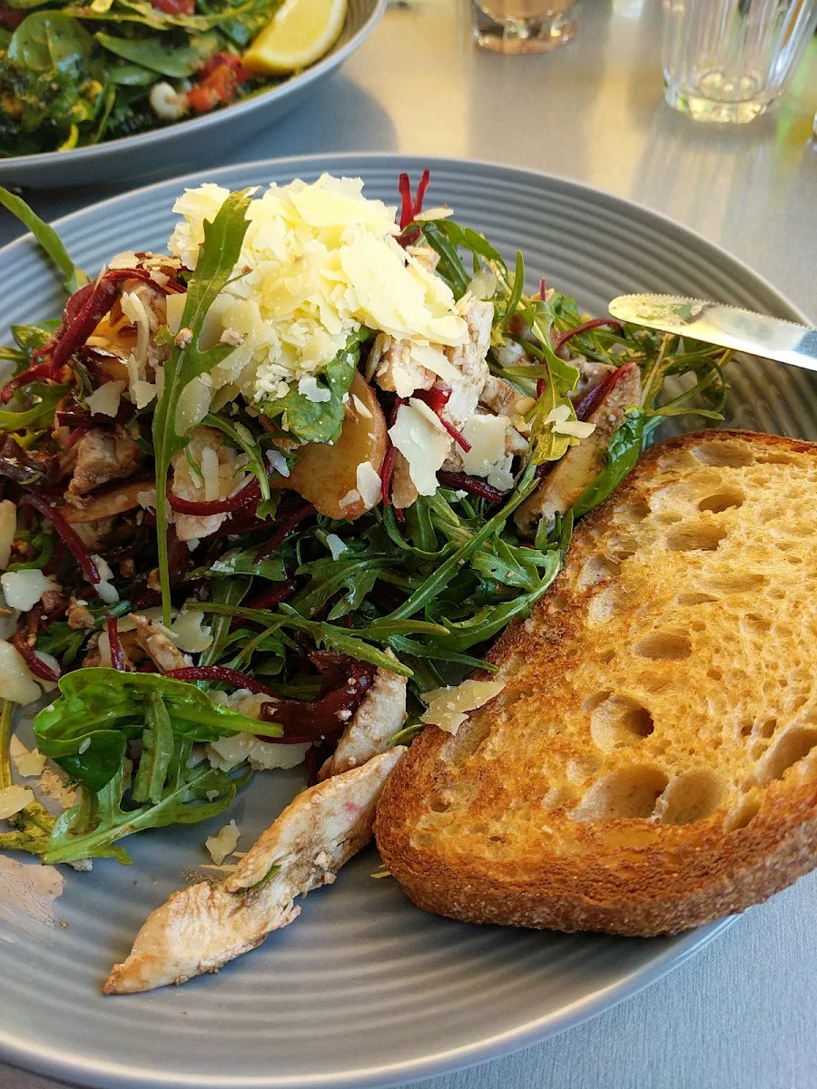 Highlights, Cafe Arno