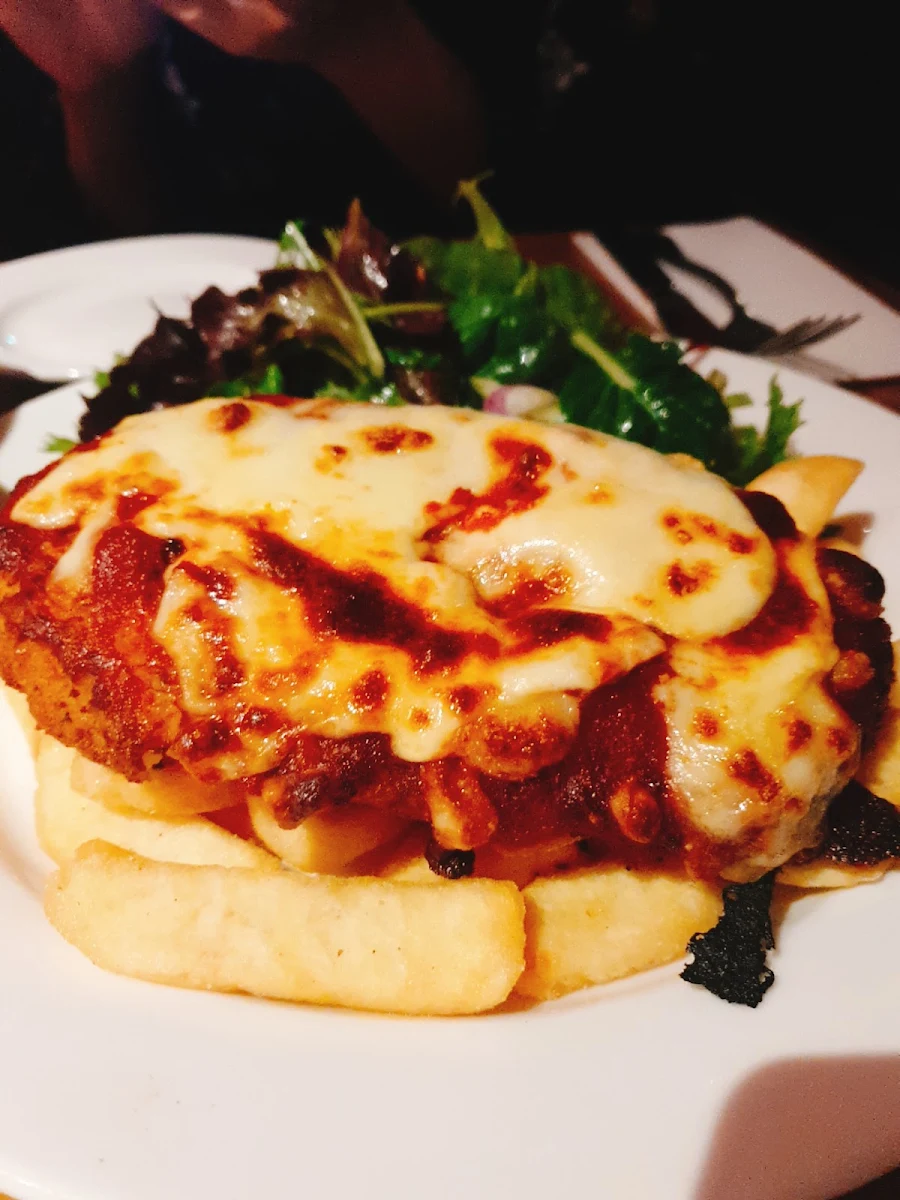 Chicken Parmi, Empire Bar