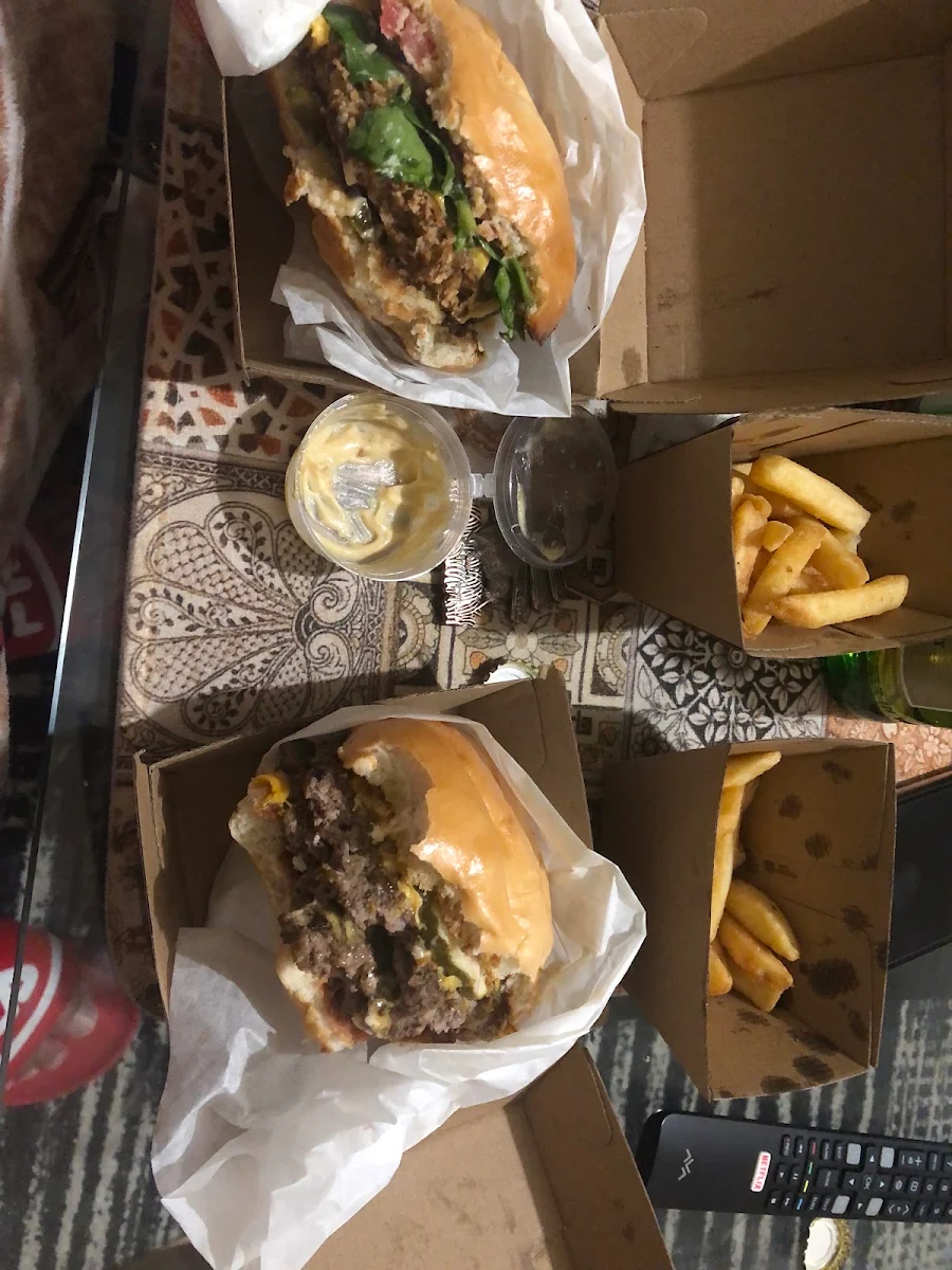 Burger Combo, Salisbury Pizza Kitchen