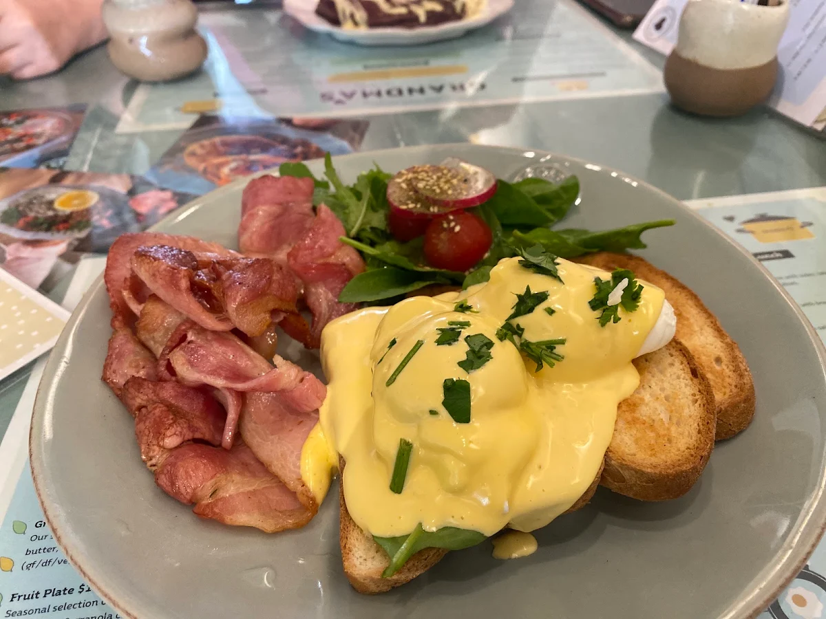 Eggs Benny, Grandma's