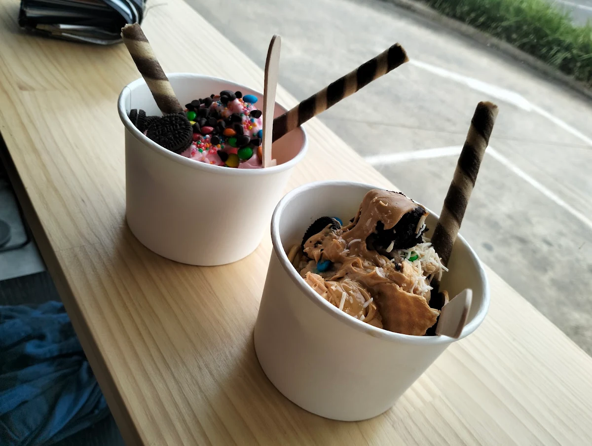 Highlights, Carousel Ice-Cream, Cake and FroYo/Acai