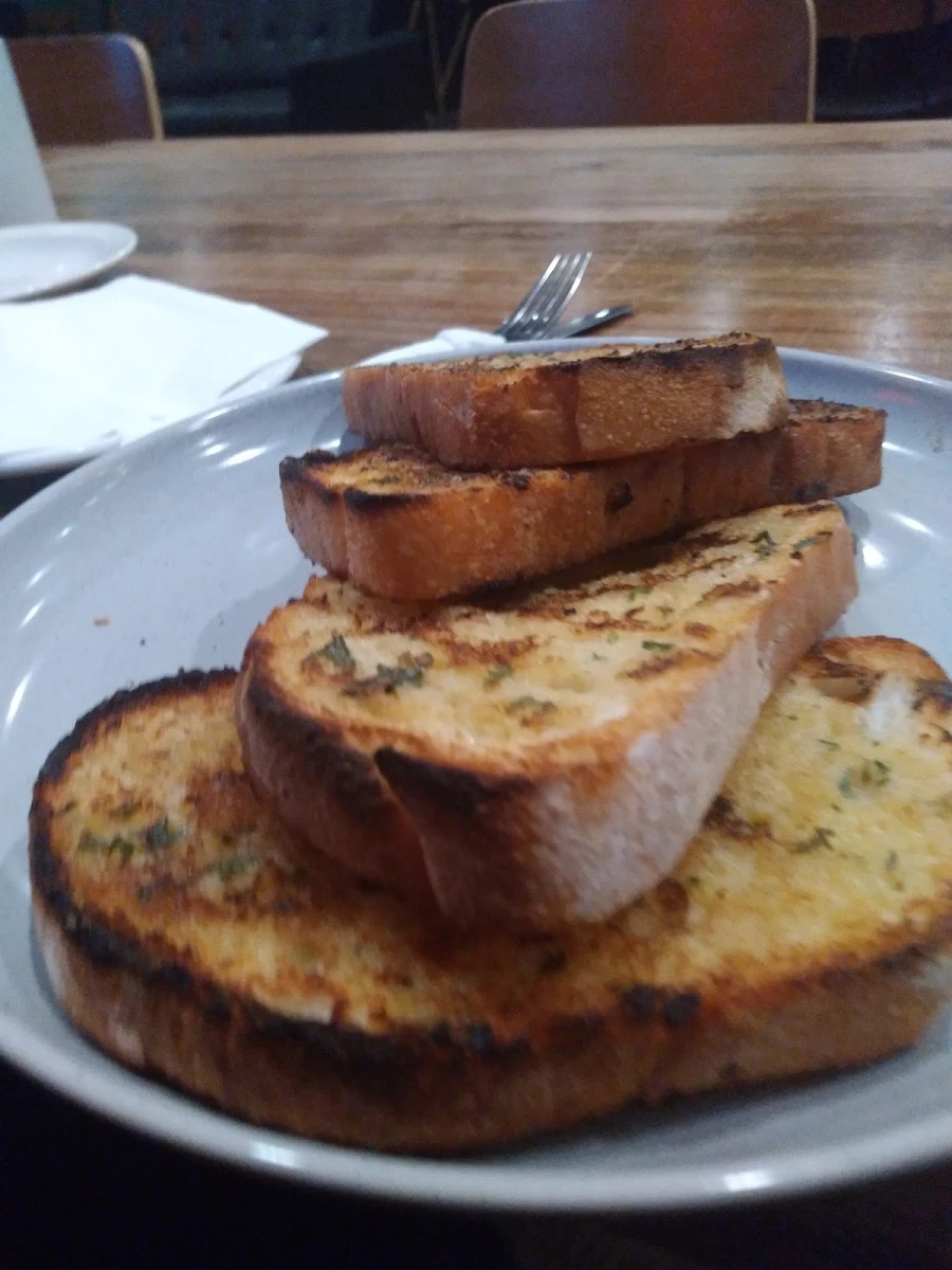 Garlic Bread, Legends Bar