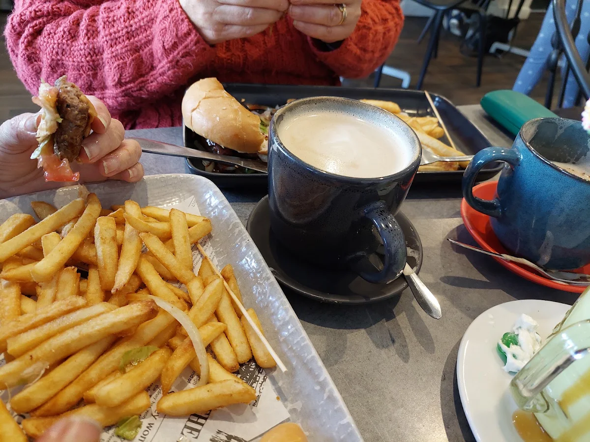 Mega Coffee, Cherubs 3