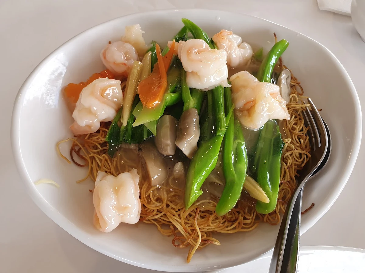 Crispy Fried Noodles with Prawns