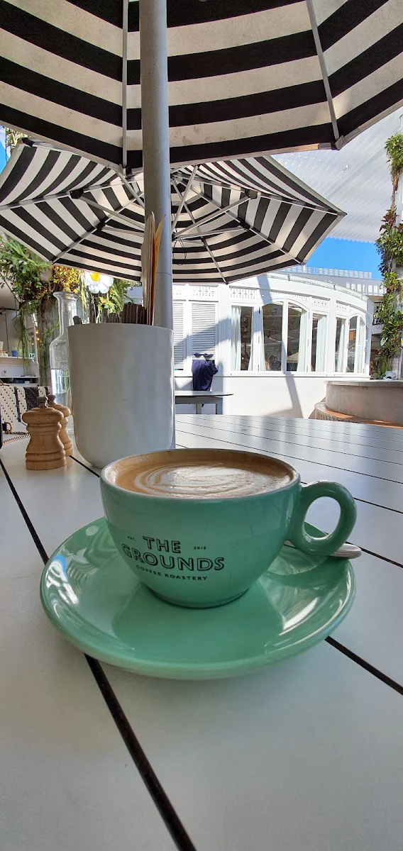 Flat White, Flower Child Cafe Warringah
