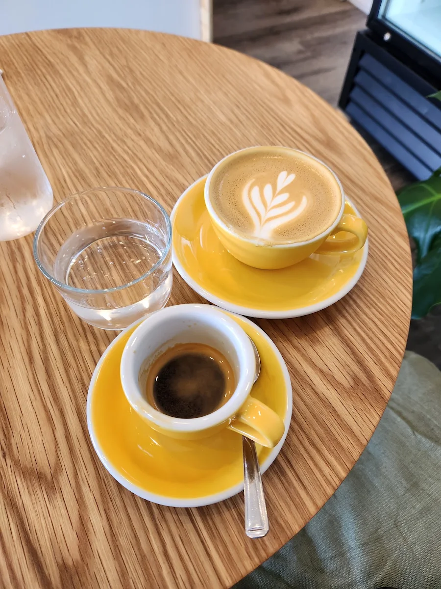 Flat White, El Parche Coffee Roasters Cafe