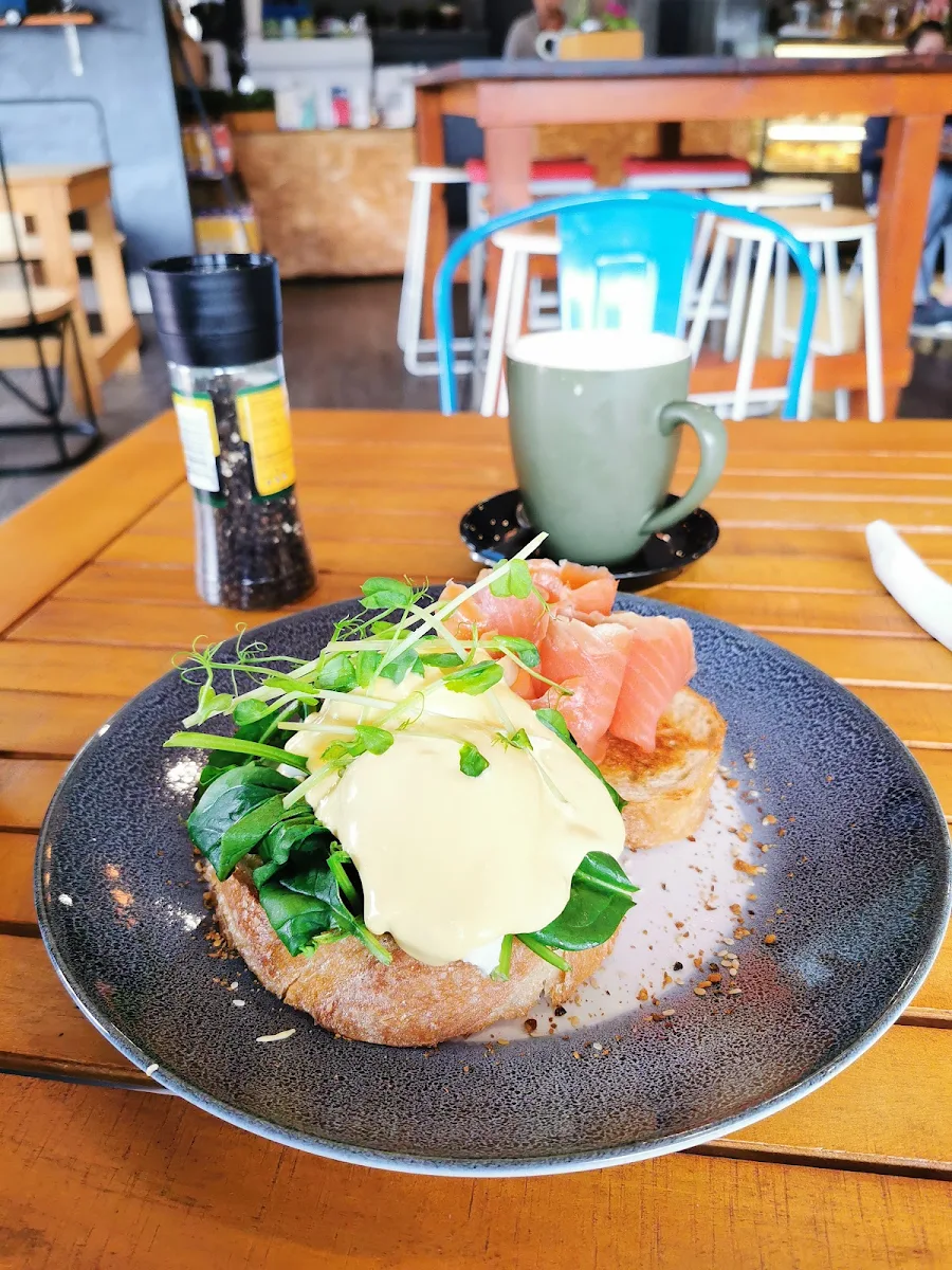 Egg Benedictine, Moco 151