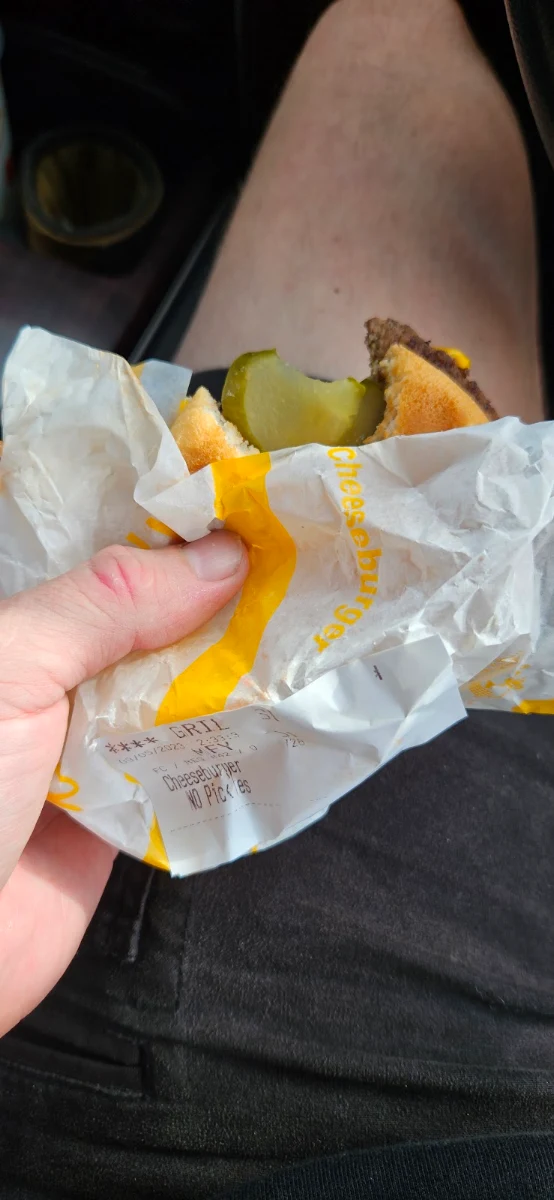 Cheeseburger, McDonald's Gladesville