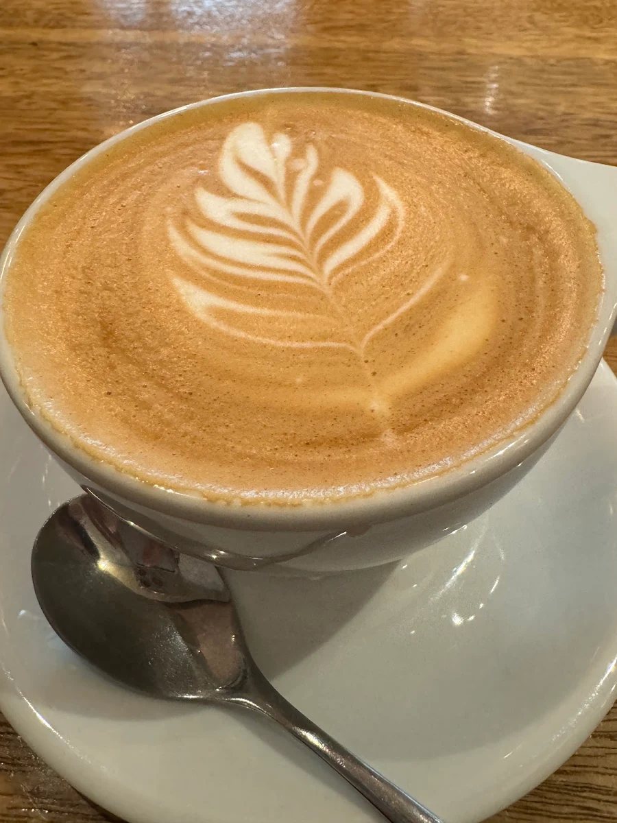 Flat White, Brew & Pour