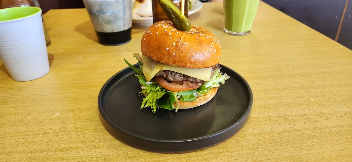 Hamburger, The Local Jervis Bay