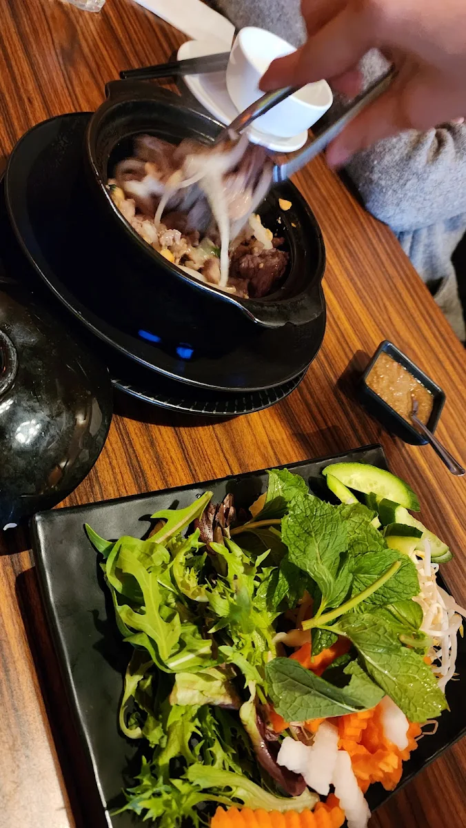Cha Gio, Bay Tinh Vietnamese Restaurant