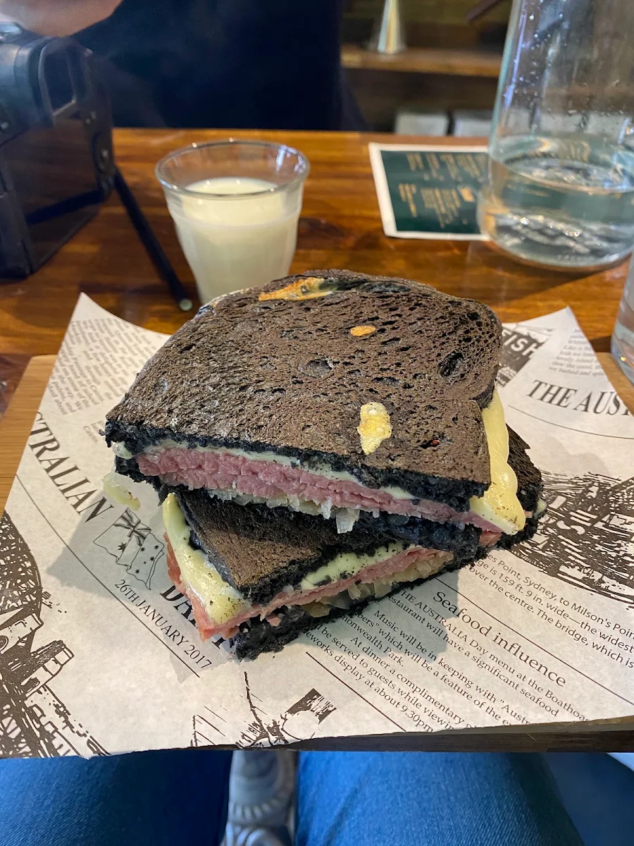 Spicy Beef, Qué