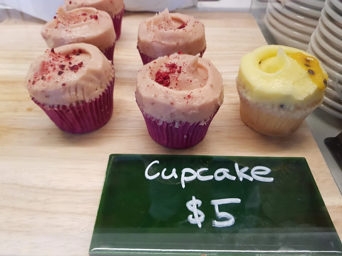 Cupcake, Edward Espresso & Kitchen