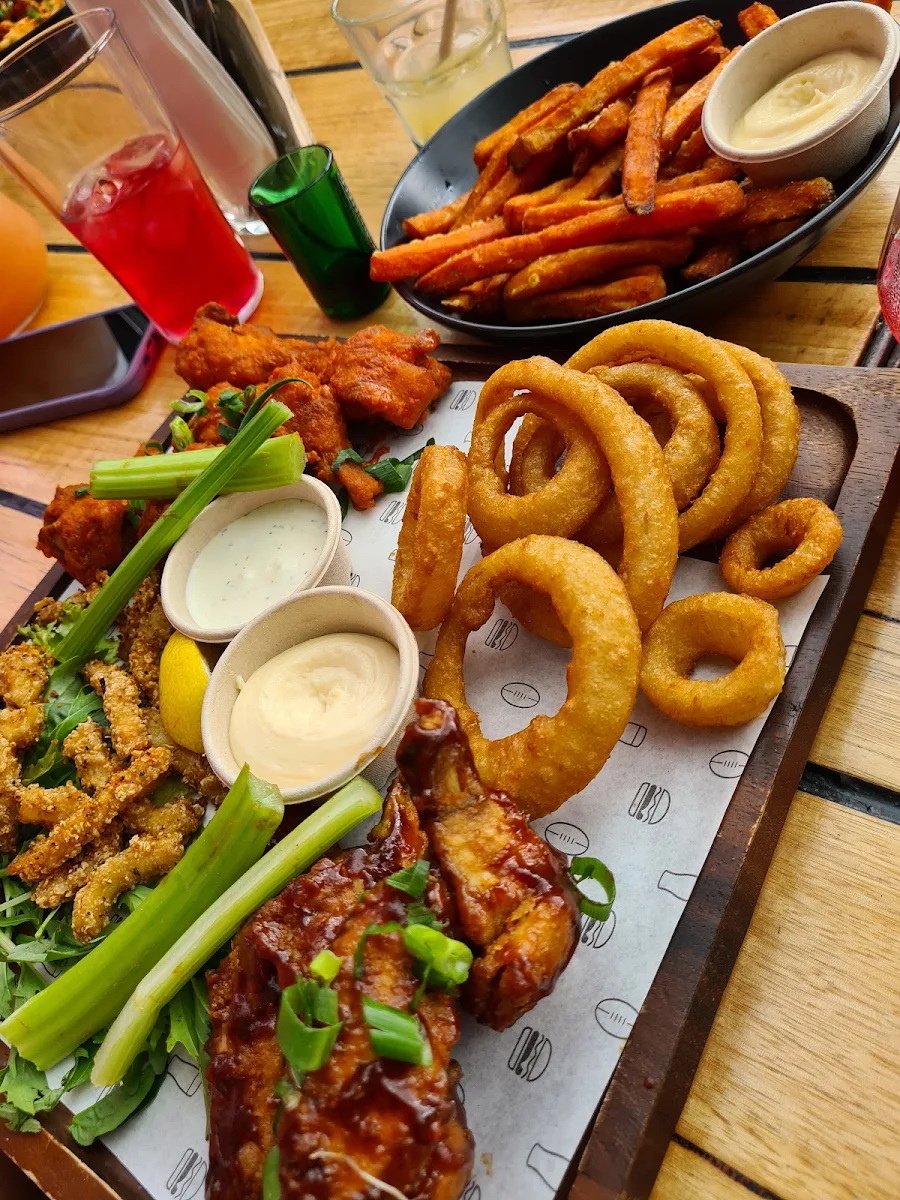 All Star Platter, The Sporting Globe x 4 Pines - King Street Wharf
