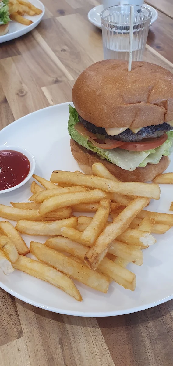 Beef Burger, August Coffee