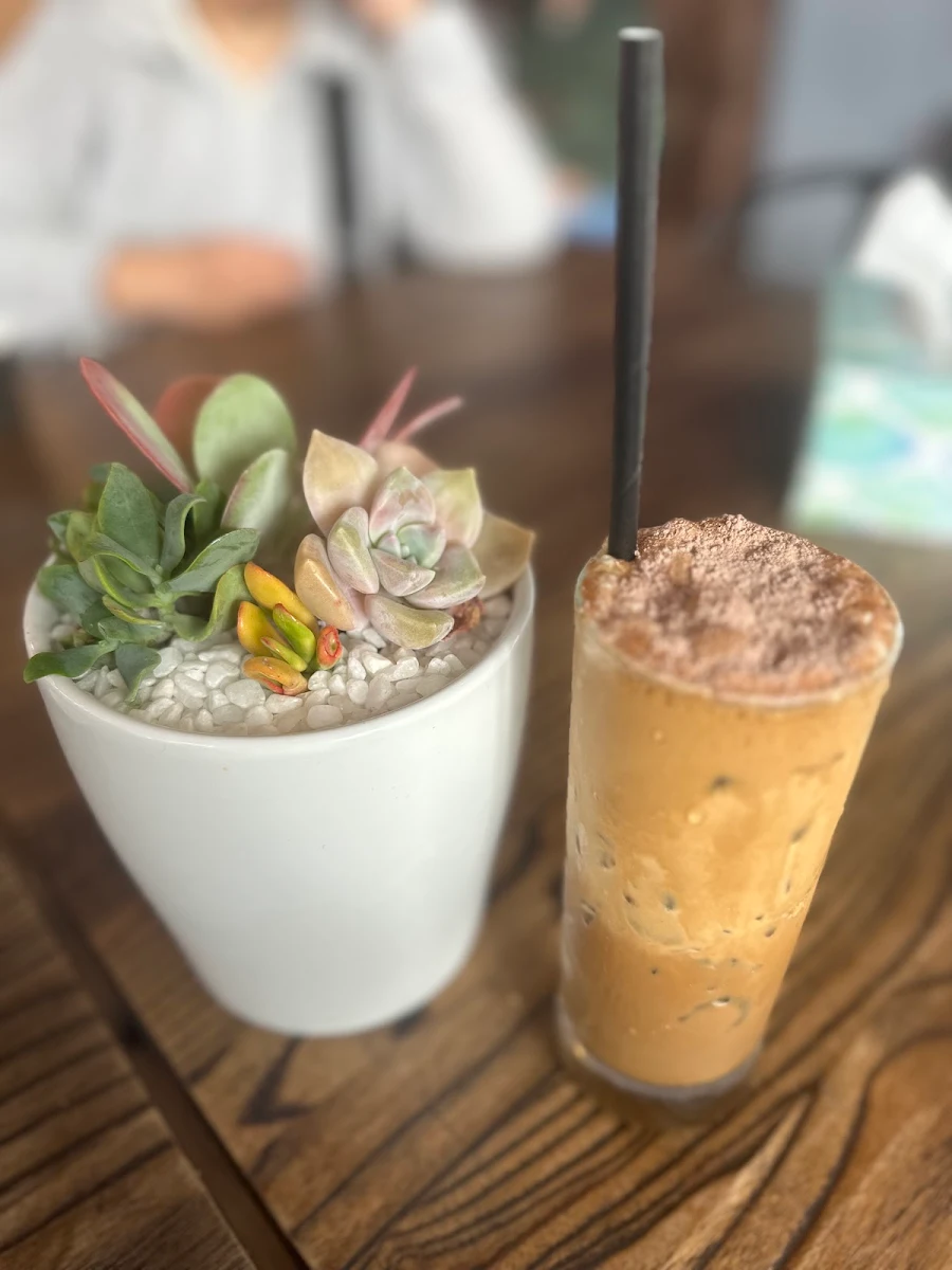 Highlights, Cafe Ngon