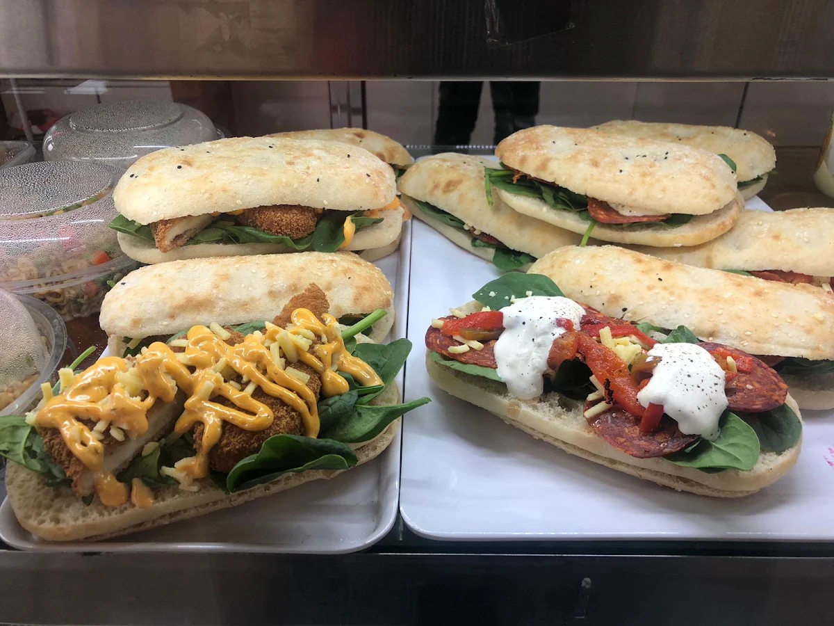 Highlights, Cafe @ 105