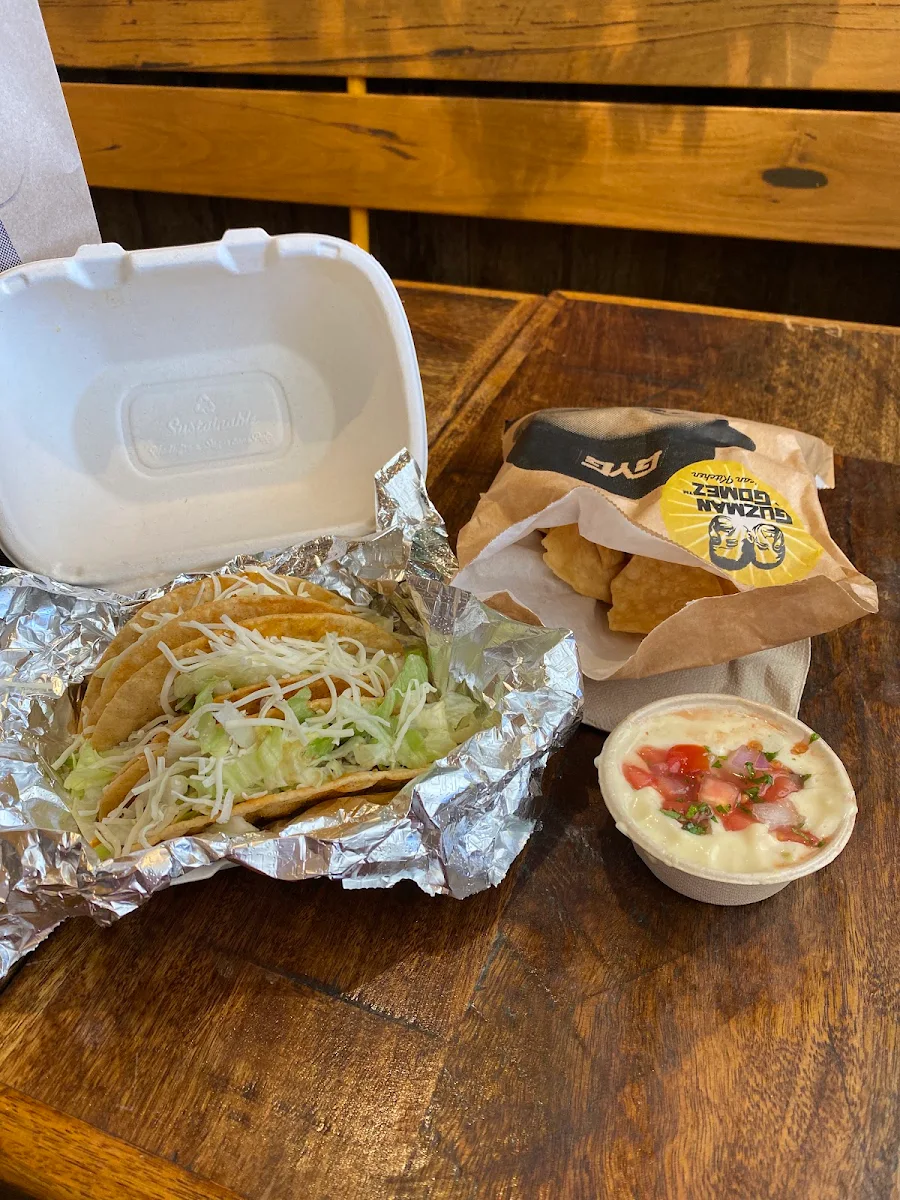 Tacos, Guzman y Gomez - Fountain Plaza