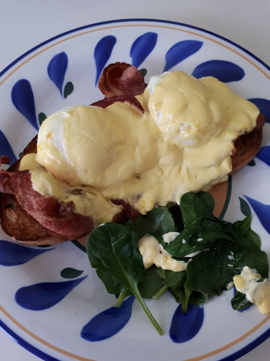 Eggs Benedict, Benchmark on Booner
