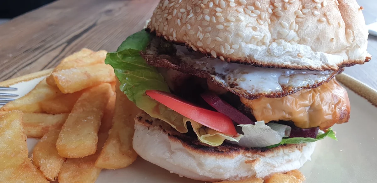 The Works Burger, Benchmark on Booner