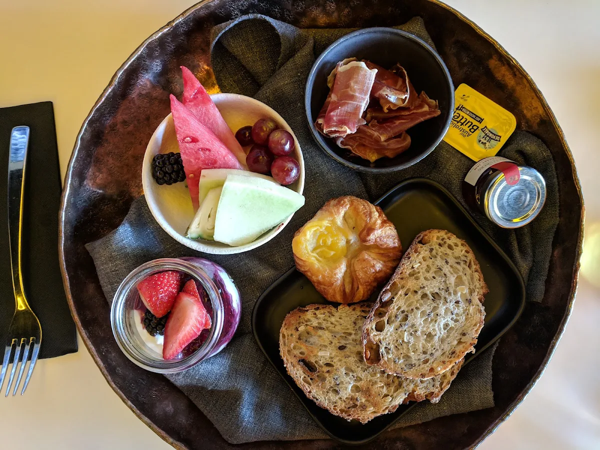 Highlights, MOMAMI Restaurant