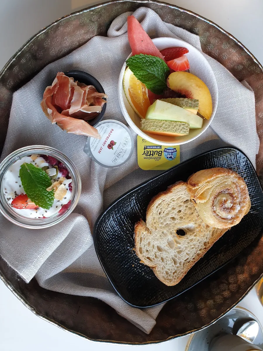 Highlights, MOMAMI Restaurant