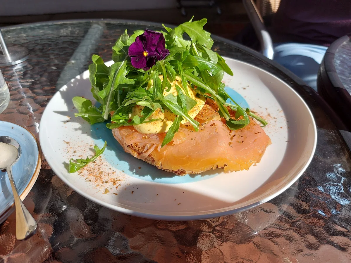Eggs Florentine, SHINE CAFE