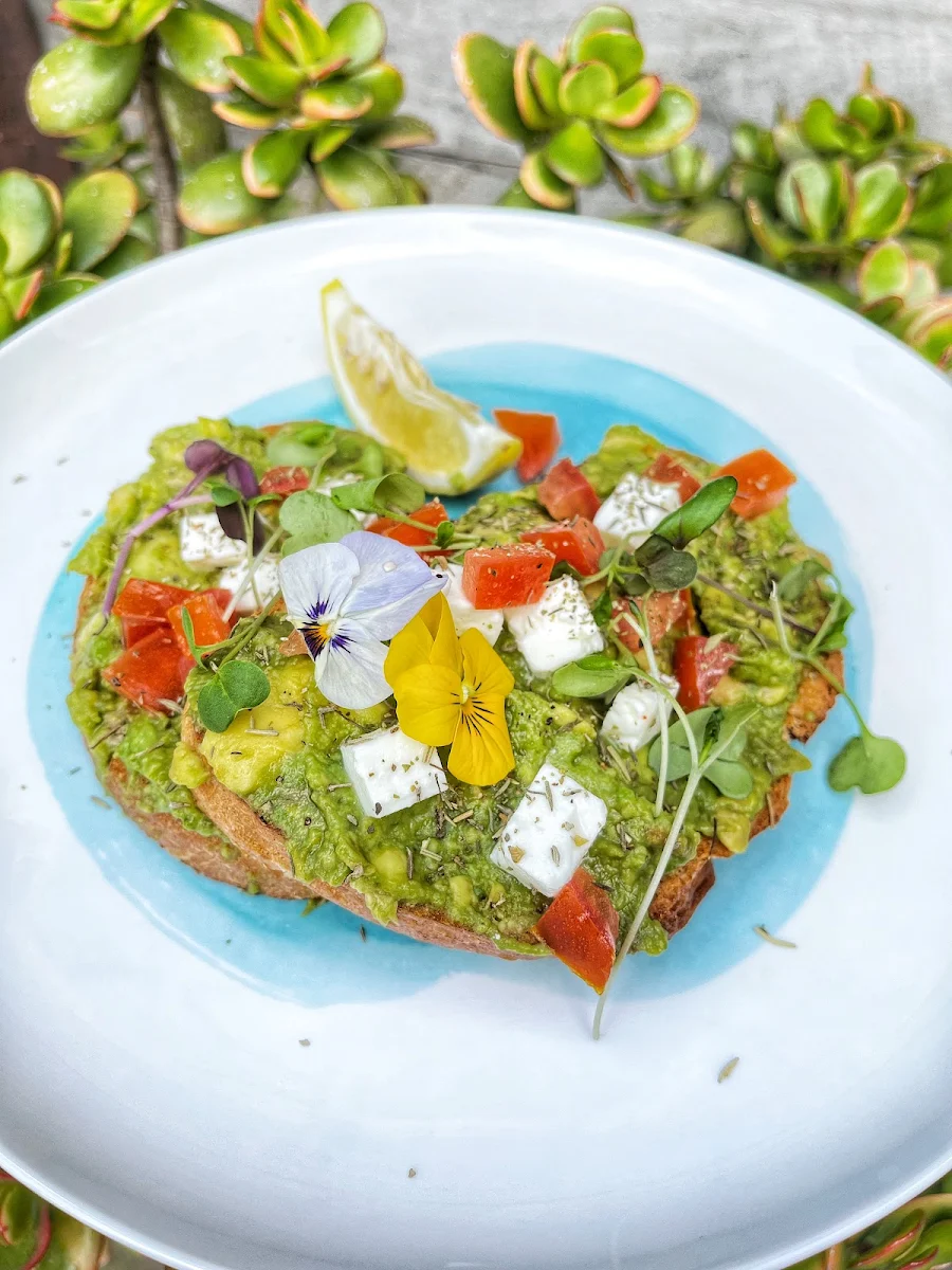 Smashed Avocado, SHINE CAFE