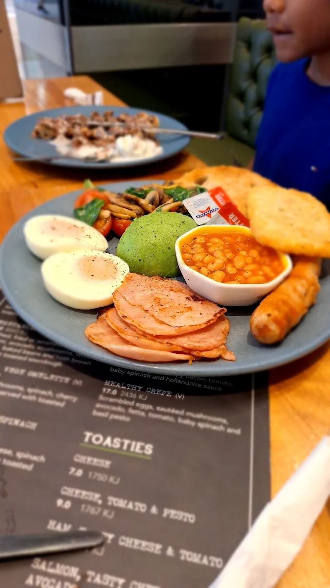 Big Breakfast, Oliver Brown