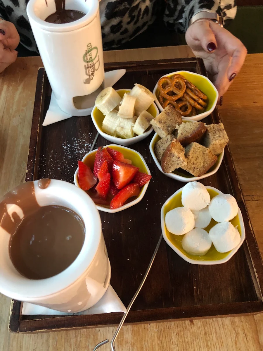 Fondue, Oliver Brown