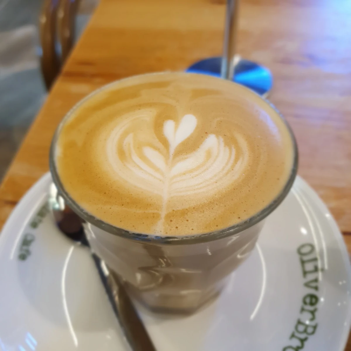 Latte, Oliver Brown
