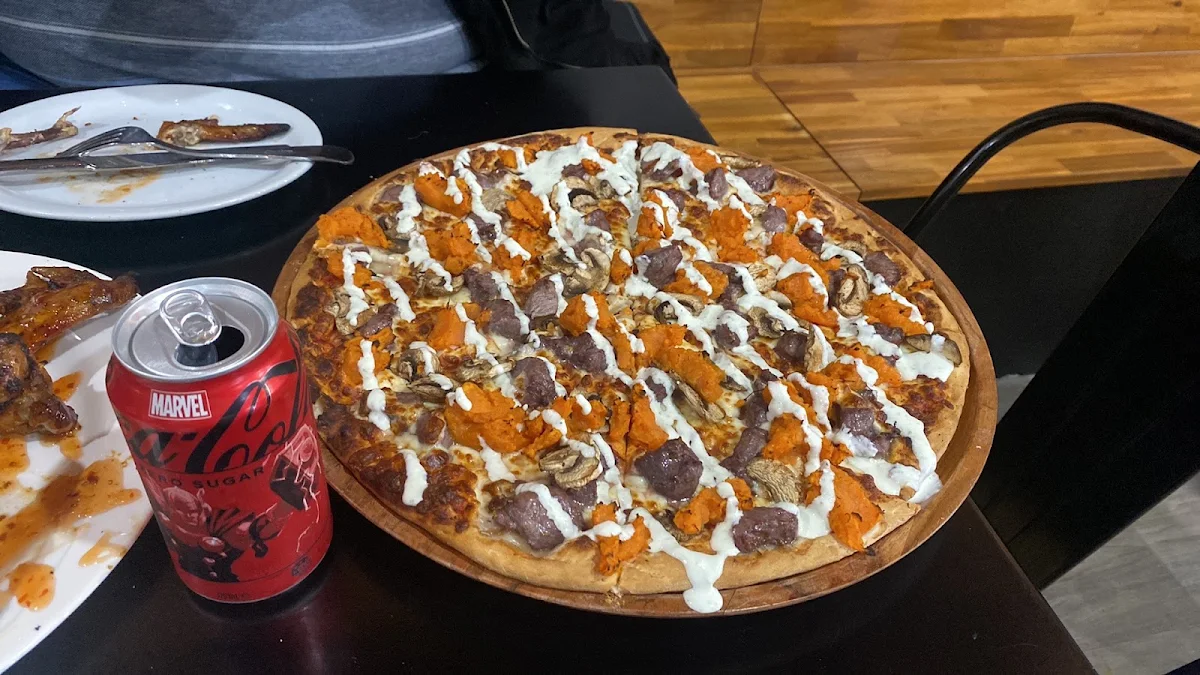 Highlights, Juanita's Gourmet Pizza
