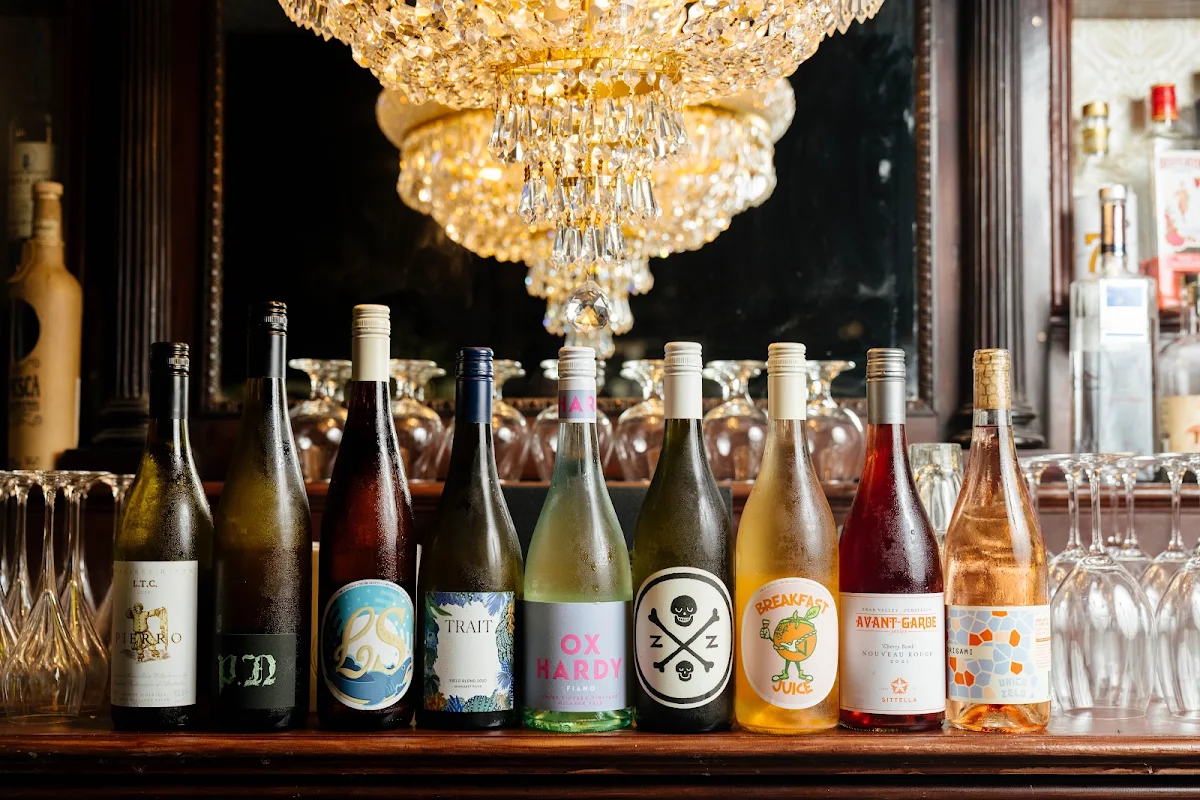 Highlights, L'Chaim Bar