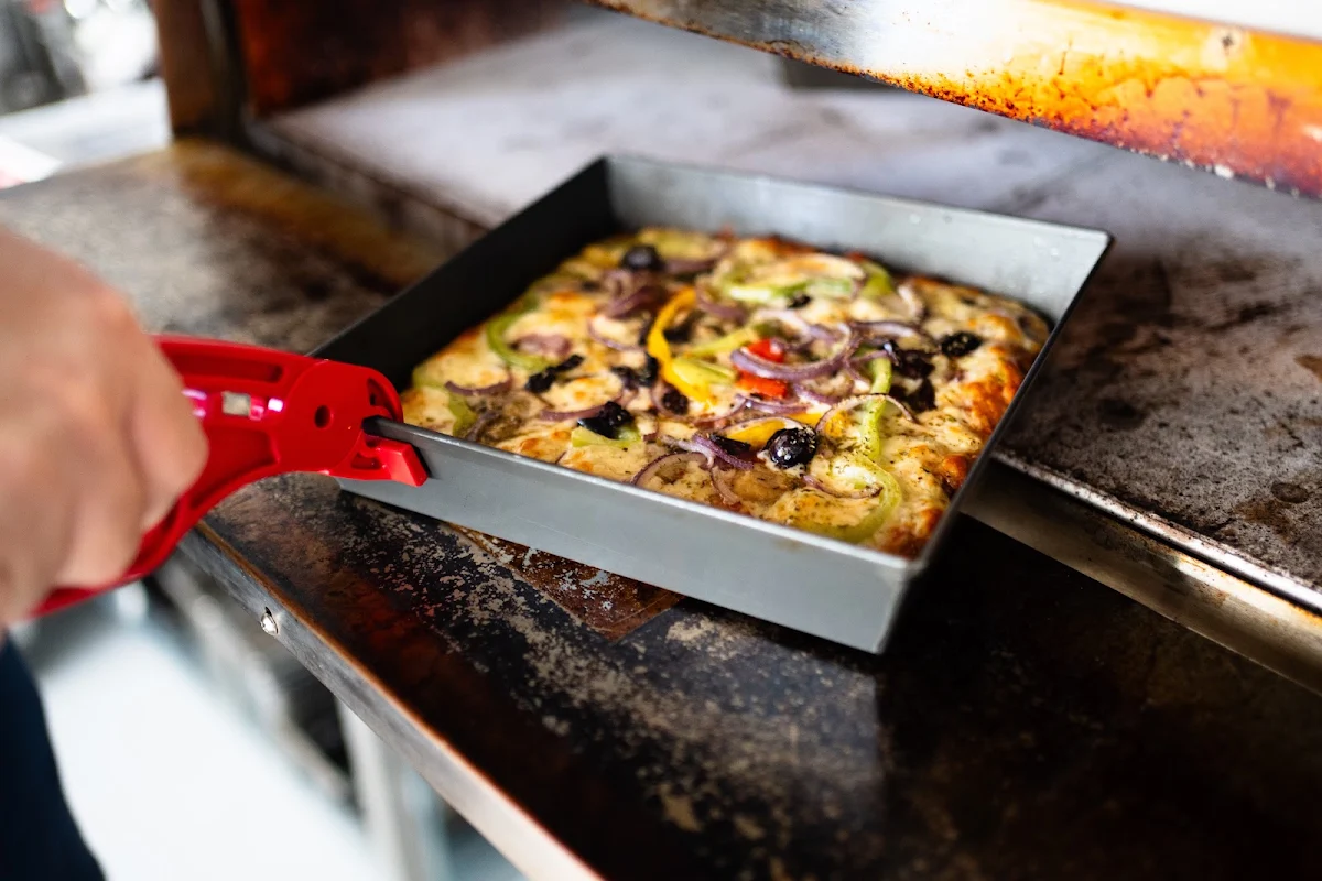 Highlights, Reggie's Detroit Pizza