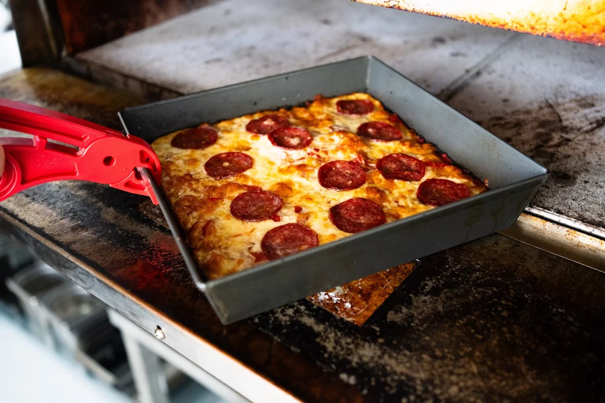 Highlights, Reggie's Detroit Pizza