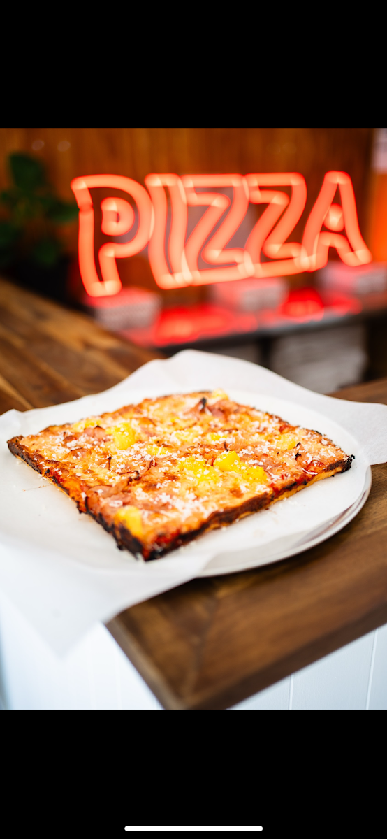 Highlights, Reggie's Detroit Pizza