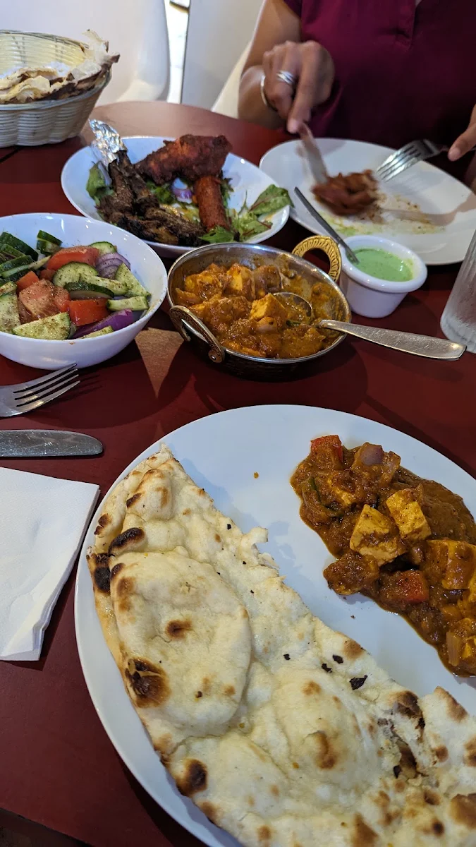Highlights, Cafe Tandoori Indian Cuisine