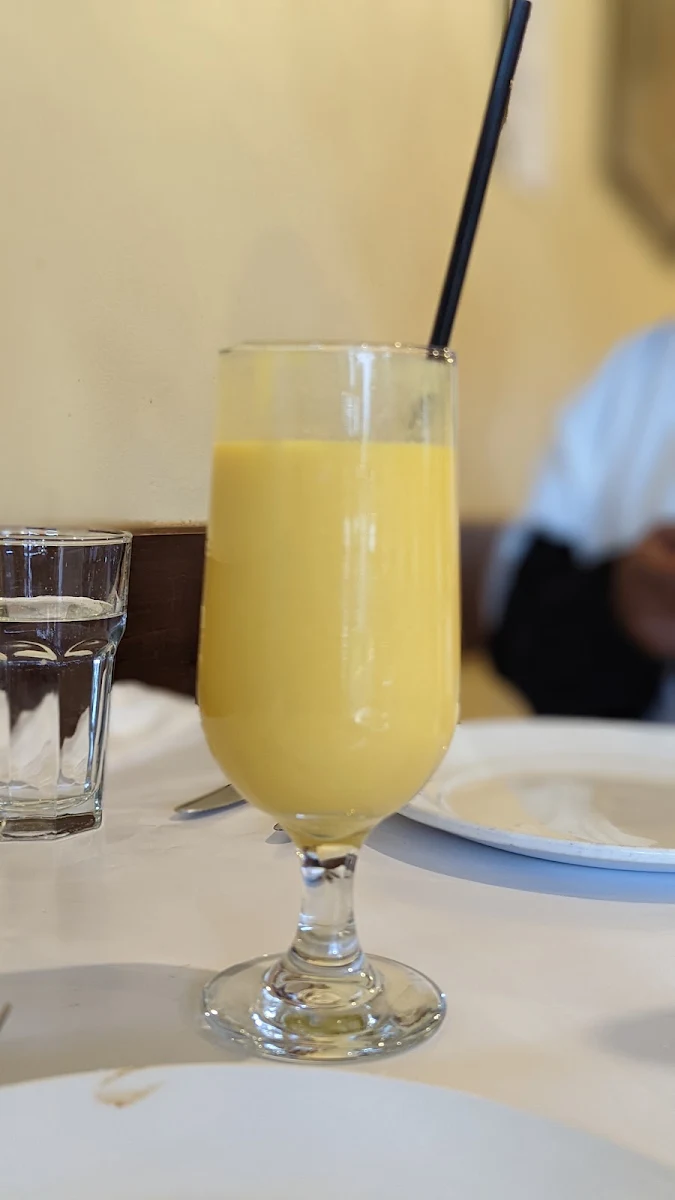 Mango Lassi, Sangam Tandoori