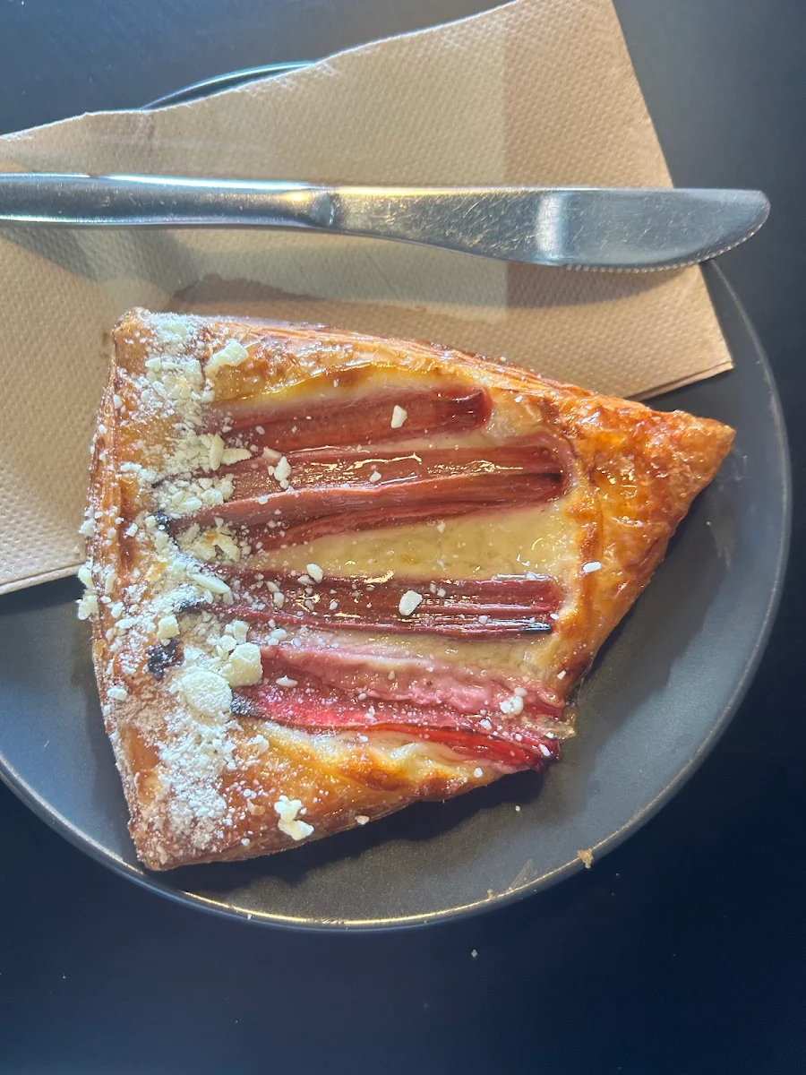 Rhubarb & Custard Danish