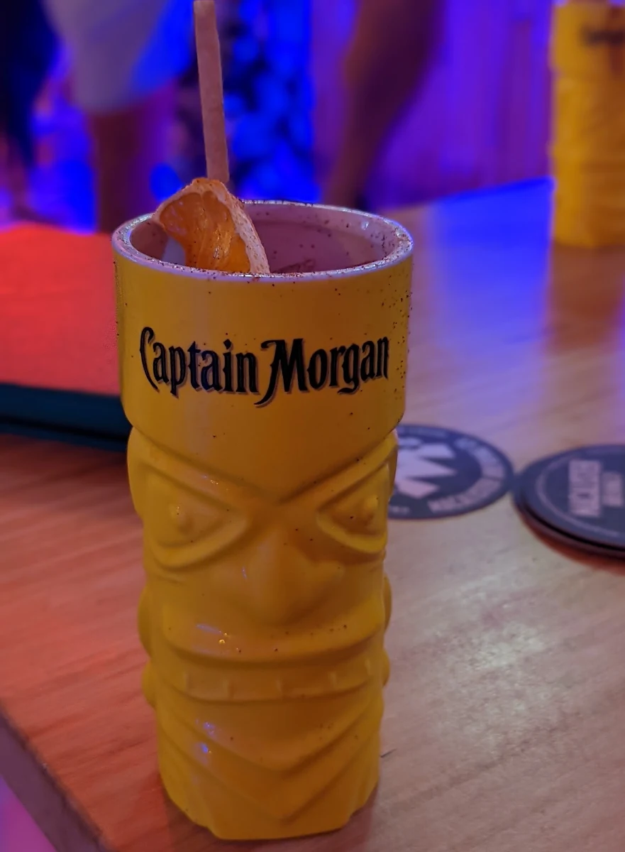 Jivin Java, Flamingos Tiki Bar