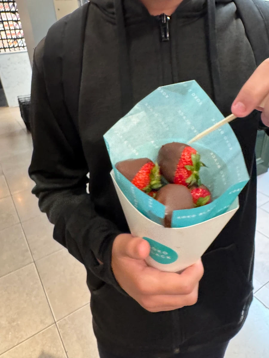 Choc Dipped Strawberries, Koko Black - Royal Arcade