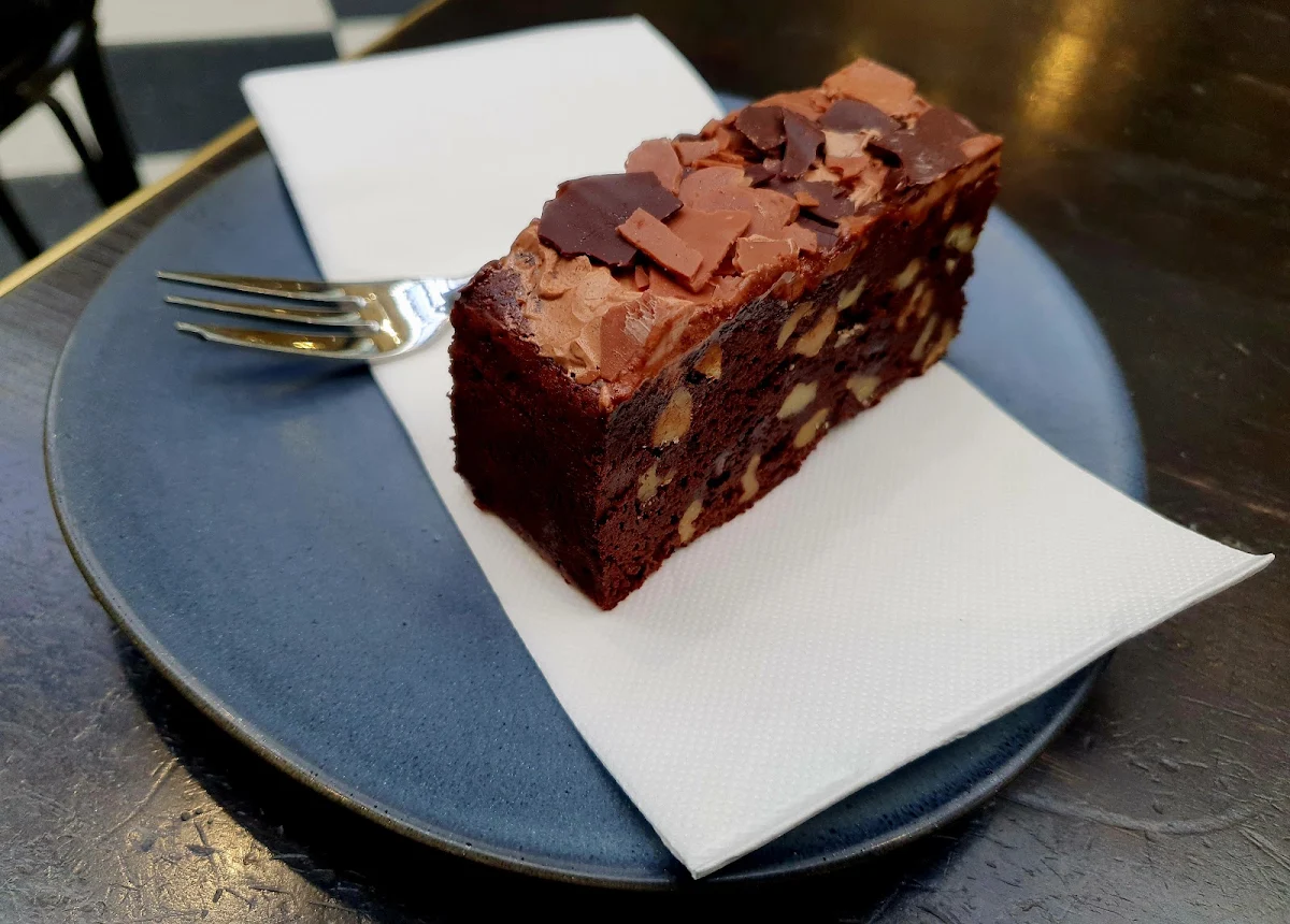 Walnut Brownie, Koko Black - Royal Arcade