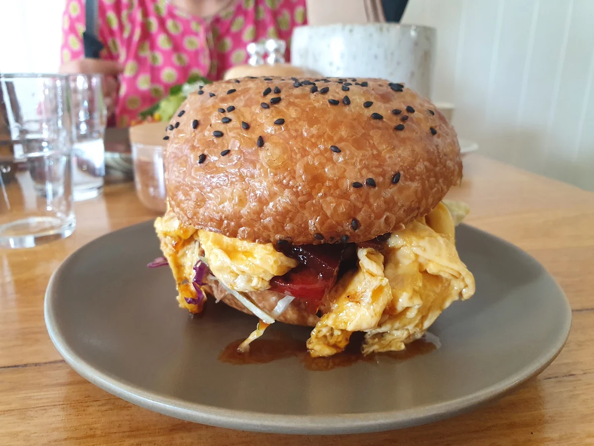 Scrambled Egg and Bacon Jam Burger