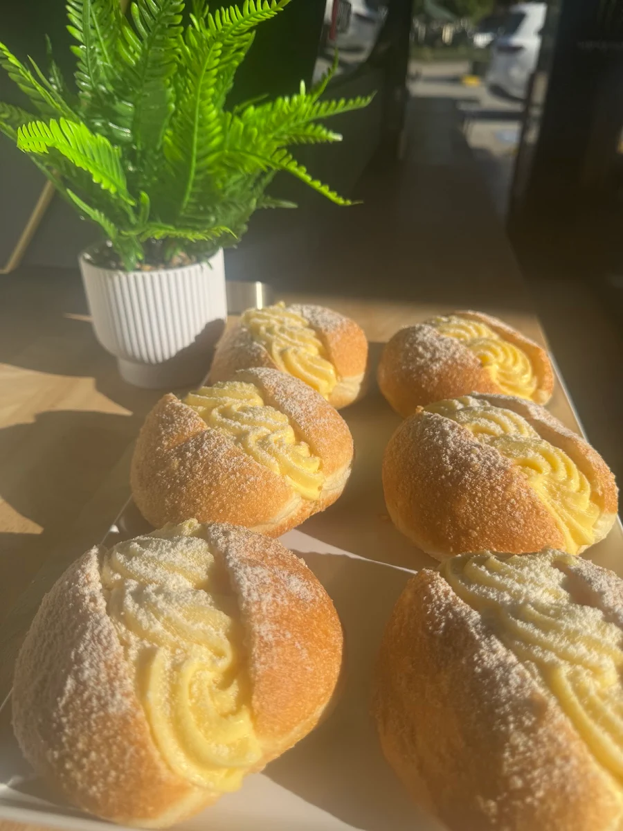 Highlights, Nissi Banh Mi